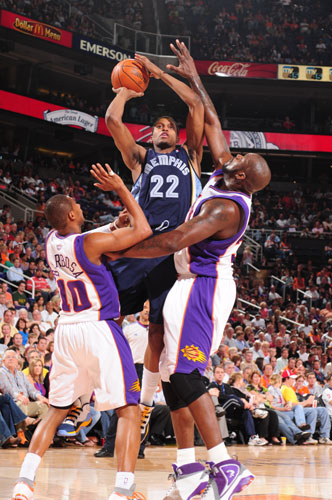 但他在防守 但他在防守